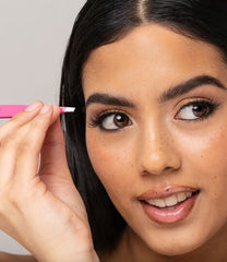 Bourjois Tweezers - Hot Pink Brow Tweezers